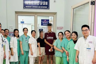 Trẻ mắc sốt xuất huyết Dengue chuyển nặng, cảnh giác biến chứng xuất huyết tiêu hóa