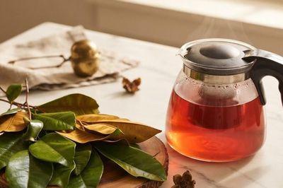 Cách nấu nước lá vú sữa giúp kiểm soát đường huyết và giảm đau dạ dày