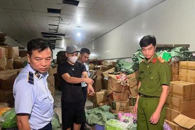Khởi tố bị can sản xuất, buôn bán hàng giả là thực phẩm, giả mạo nguồn gốc xuất xứ
