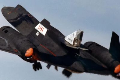 Trinh sát cơ SR-71 phải dùng nhiên liệu JP-7 đặc biệt