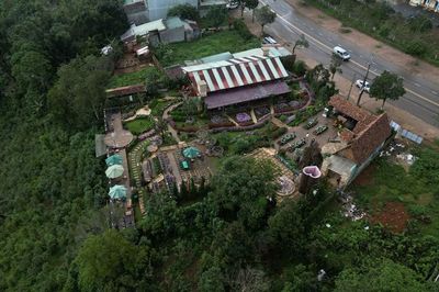 Quán cà phê Trạm Mây ở Măng Đen: Xử phạt rồi, vì sao vẫn tồn tại?