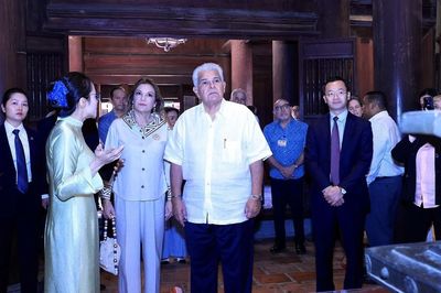 Tổng thống Panama và Phu nhân thăm Văn Miếu - Quốc Tử Giám