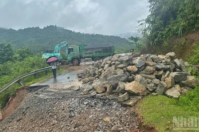 Chủ động phòng ngừa ngập lụt, lũ quét, sạt lở, bảo đảm an toàn giao thông
