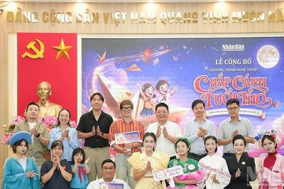 Báo Nhân Dân tổ chức chương trình nghệ thuật 'Chắp cánh tuổi thơ'