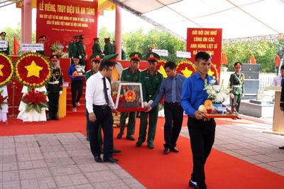 Quảng Ngãi: Truy điệu, an táng 12 hài cốt liệt sĩ