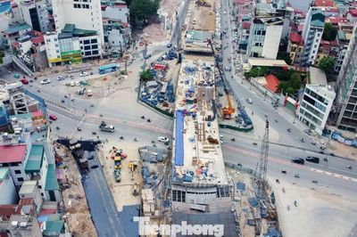 Hiện hình hài hai cầu vượt trên đường Vành đai 1 Hà Nội