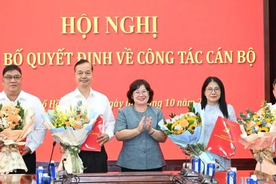 Thành ủy TPHCM điều động 4 cán bộ chủ chốt