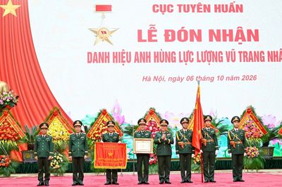 Cục Tuyên huấn đón nhận danh hiệu Anh hùng