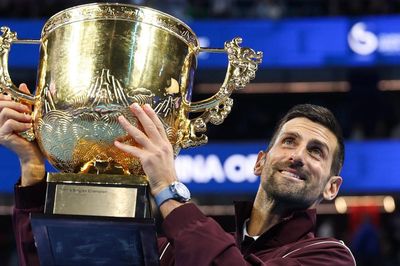 Djokovic vô địch China Open, áp sát kỷ lục của Federer