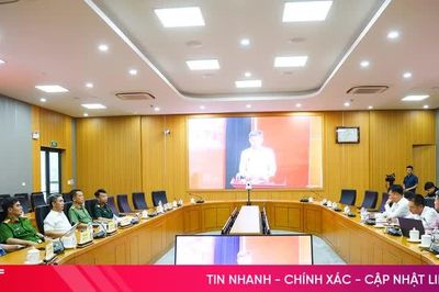 Lễ phát động 'Mỗi người dân lựa chọn ít nhất một môn thể thao để tập luyện thường xuyên' diễn ra sáng 10/10