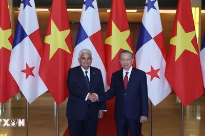 Tổng Bí thư, Chủ tịch nước Tô Lâm và Tổng thống Panama chứng kiến Lễ trao các văn kiện hợp tác