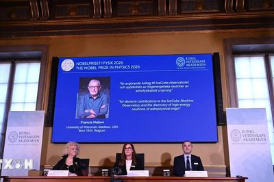 Giải Nobel Vật lý 2026 vinh danh nhà khoa học người Bỉ Francis Halzen