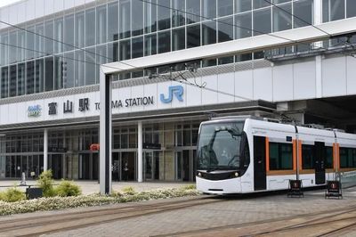 Đường sắt nhẹ LRT - Trụ cột chiến lược đô thị nhỏ gọn của thành phố Toyama
