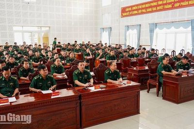 Giữ vững truyền thống, chắc tay súng nơi biên giới