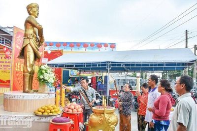 Hơn 1.000 người về Vĩnh Phong viếng Nguyễn Trung Trực