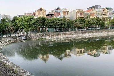 Phường Bắc Giang cần bố trí nguồn lực xử lý ô nhiễm hồ Đầm Sen