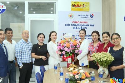 Hội Doanh nhân trẻ Đà Nẵng thăm, chúc mừng hội viên nữ khu vực phía Nam