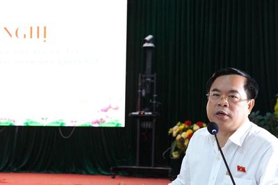 Đoàn đại biểu Quốc hội thành phố Đà Nẵng tiếp xúc cử tri xã Đông Giang