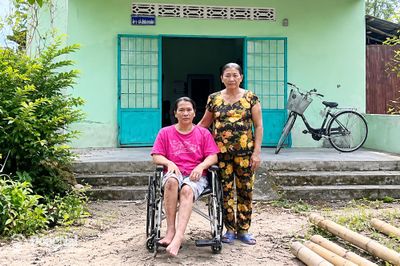Mẹ già nghèo khó nuôi 3 người con lâm trọng bệnh