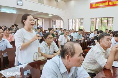 Cử tri kiến nghị các vấn đề về bồi thường đất, sửa chữa đường xuống cấp