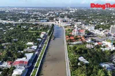 Nhịp sống đô thị ven dòng sông Bảo Định