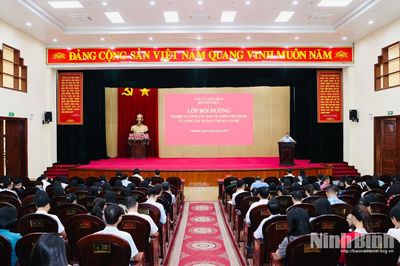 Bồi dưỡng nghiệp vụ công tác Bảo vệ chính trị nội bộ và công tác Quản lý hồ sơ cán bộ