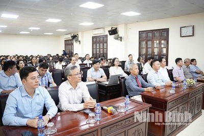 Hội nghị chuyên đề: Tự hào lịch sử, văn hóa, con người Ninh Bình