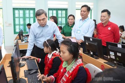 Phó Bí thư Tỉnh ủy, Chủ tịch Ủy ban MTTQ tỉnh Ma Thế Hồng kiểm tra tại xã Thông Nguyên