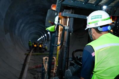 Bên trong đường hầm metro Nhổn - ga Hà Nội: Những lớp bê tông đầu tiên đang thành hình