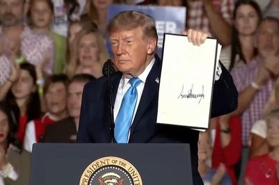 Bầu cử giữa kỳ Mỹ: Tại sao Tổng thống Trump đặt cược vào dầu diesel 'đỏ'?