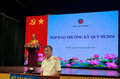 Thu gần 224.700 tỷ đồng từ thương mại điện tử và hộ kinh doanh trong 9 tháng