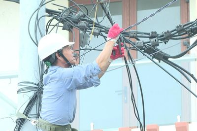 Xã Phúc Thịnh thanh thải, bó gọn đường dây viễn thông