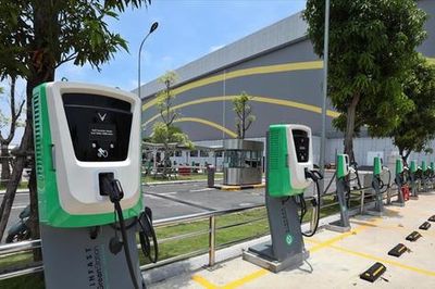 Từ 1/7/2027, trạm sạc xe điện phải đáp ứng yêu cầu dùng chung