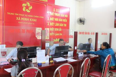 Minh Khai nỗ lực giải quyết thủ tục nhanh, thuận tiện cho người dân