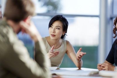 3 kiểu người càng thân càng dễ khiến bạn mệt mỏi, nên sớm giữ khoảng cách