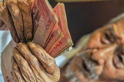 Về già có 5 thứ phải tự tay lo liệu, đừng đến lúc thiếu thốn lại trách con cháu vô tâm