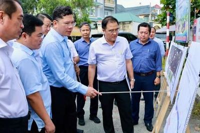 TPHCM: Quyết liệt giải phóng mặt bằng, di dời điện, nước, viễn thông để bàn giao mặt bằng cho các công trình