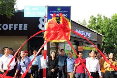 Phường Kiến Hưng khai trương chợ, tuyến phố thanh toán không dùng tiền mặt