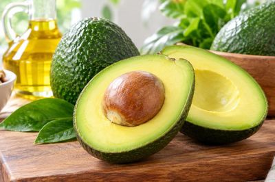 3 cách dùng quả bơ tốt cho sức khỏe