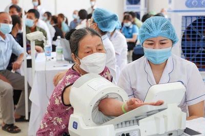 Nhân viên y tế dự phòng được hưởng phụ cấp ưu đãi nghề thế nào?