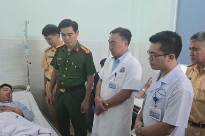Phớt lờ hiệu lệnh, thanh niên tông xe gãy chân Đại úy CSGT