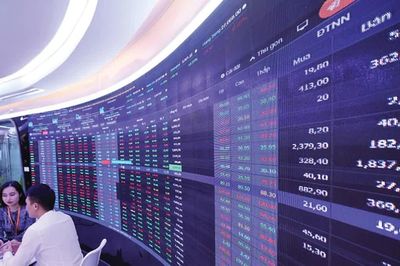 Đang nghiên cứu cho phép giao dịch chứng khoán xuyên trưa, nới biên độ giá