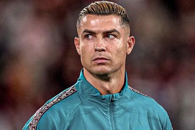 Ronaldo tố HLV Bồ Đào Nha hai lần thất hứa