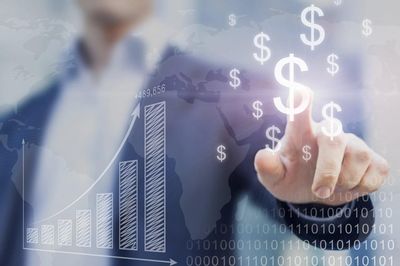 Lãi suất thấp tác động thế nào đến túi tiền của mỗi người?