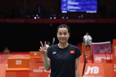 Thùy Linh ngược dòng đánh bại đối thủ 'kỵ giơ' tại Arctic Open 2026
