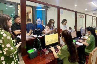 Thanh Hóa tập trung cấp định danh điện tử cho người nước ngoài