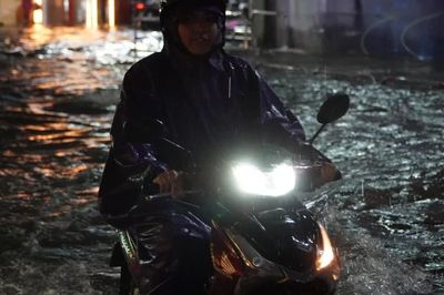 TP Hồ Chí Minh: Cơn mưa lớn chiều 7/10 làm ùn tắc nhiều nơi