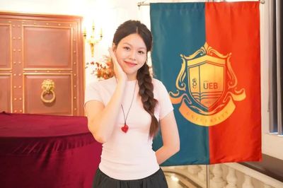 Nữ thủ khoa đầu vào UEB đạt 28,83 điểm, giành giải Nhì và điểm 10 Lịch sử trong kỳ thi tốt nghiệp