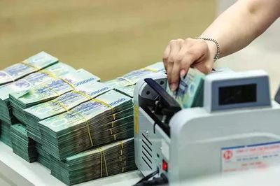 Nhiều ngân hàng tung lãi suất tiền gửi trên 9%/năm