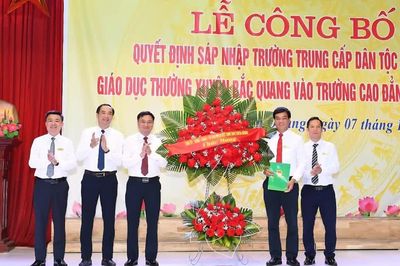 Sáp nhập Trường Trung cấp DTNT - GDTX Bắc Quang vào Trường Cao đẳng Tuyên Quang
